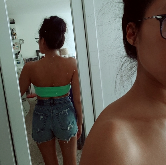 Lulu's Mint green bow tie crop top - Picture 2 of 8